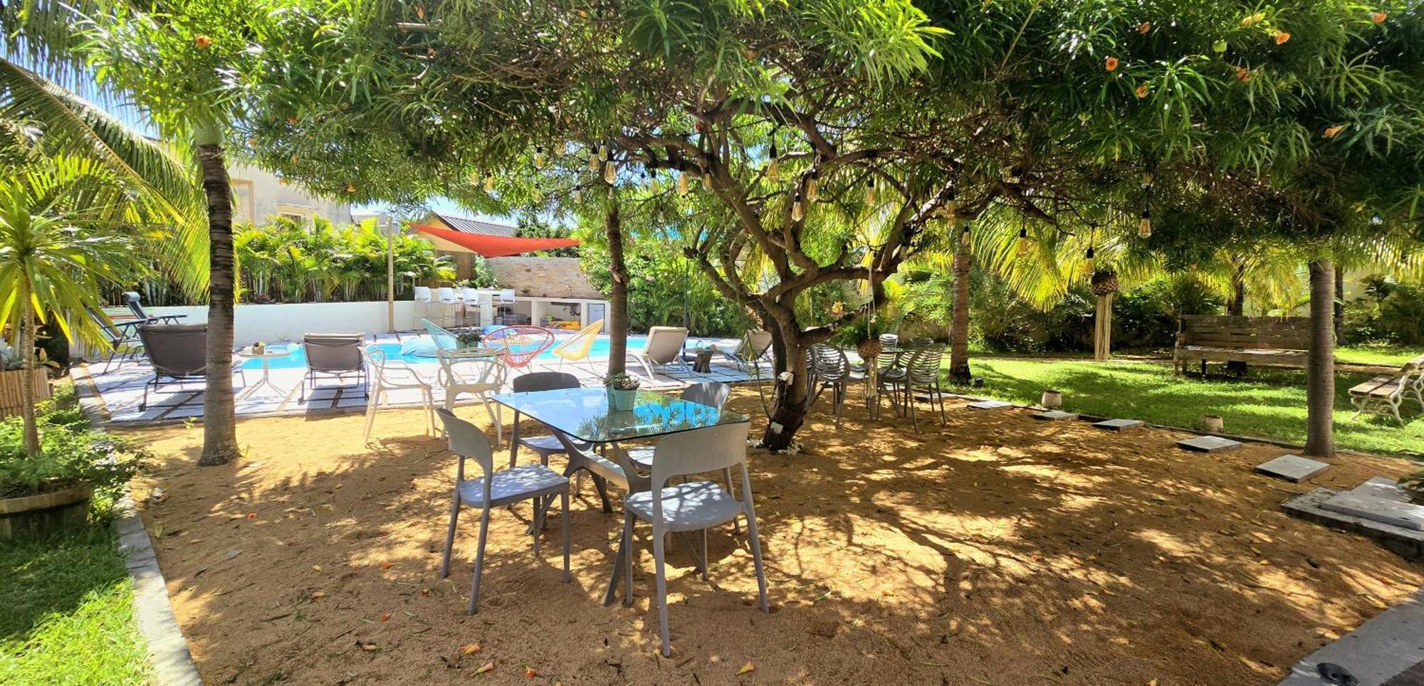 Appartement Lakaz Del Sol - Modern And Elegant With Luxurious Garden, Pool And Barbecue Area - Tourism Permit Certified Tamarin
