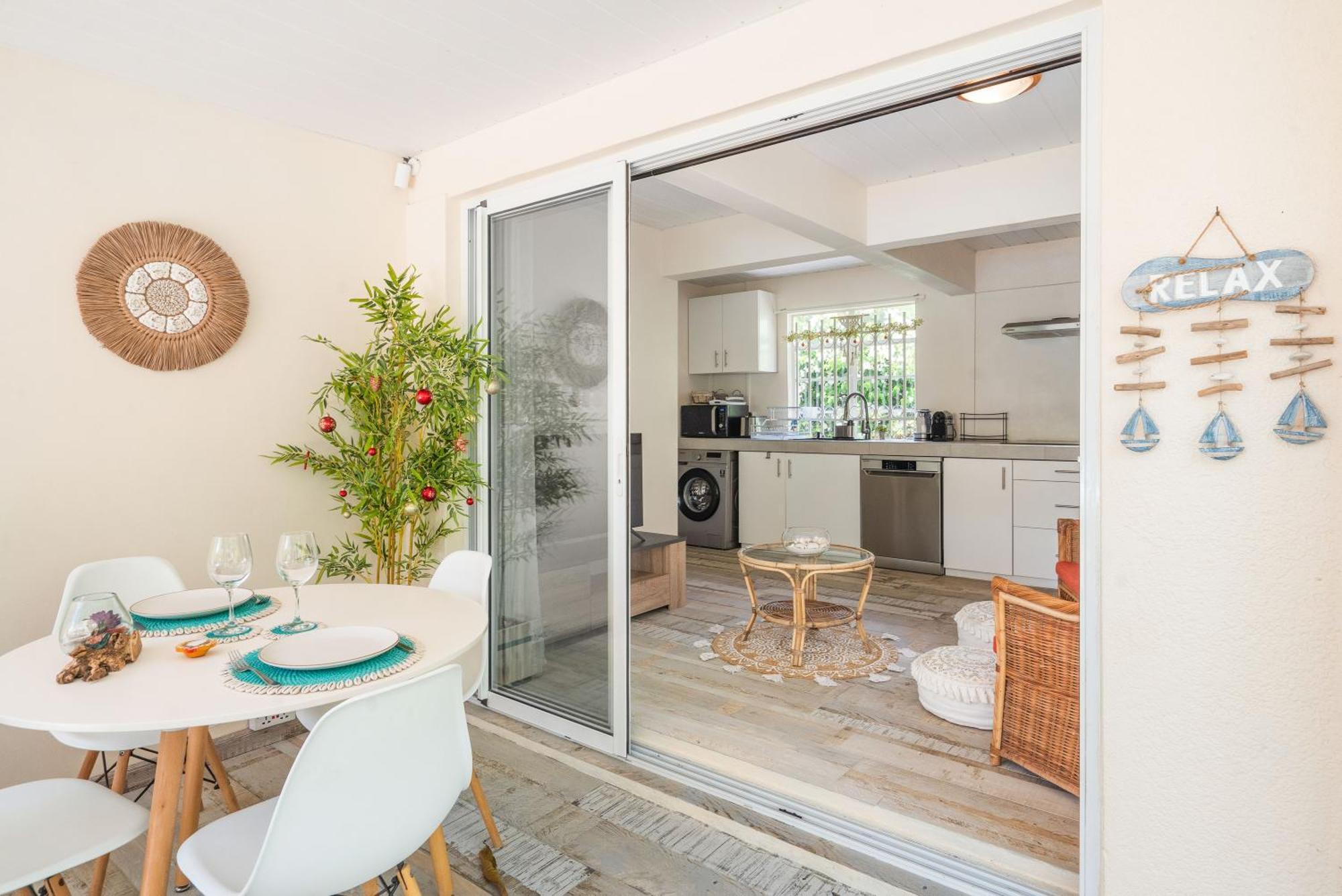 Lakaz Del Sol - Modern And Elegant With Luxurious Garden, Pool And Barbecue Area - Tourism Permit Certified Appartement Tamarin