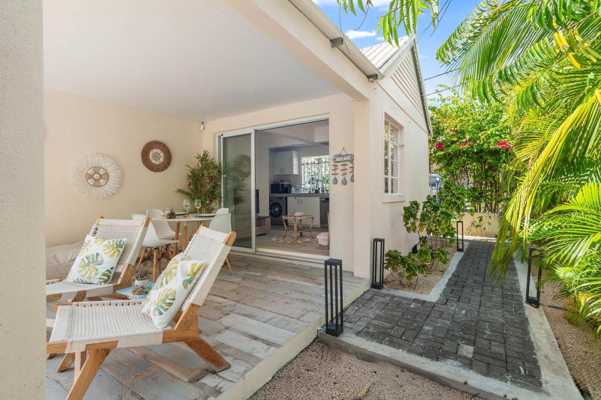 Lakaz Del Sol - Modern And Elegant With Luxurious Garden, Pool And Barbecue Area - Tourism Permit Certified Appartement Tamarin