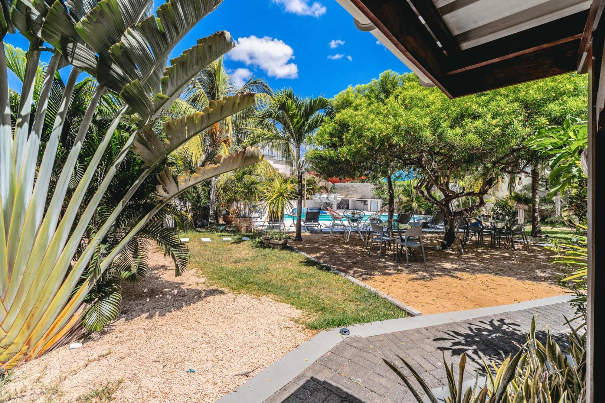 Lakaz Del Sol - Modern And Elegant With Luxurious Garden, Pool And Barbecue Area - Tourism Permit Certified Appartement Tamarin