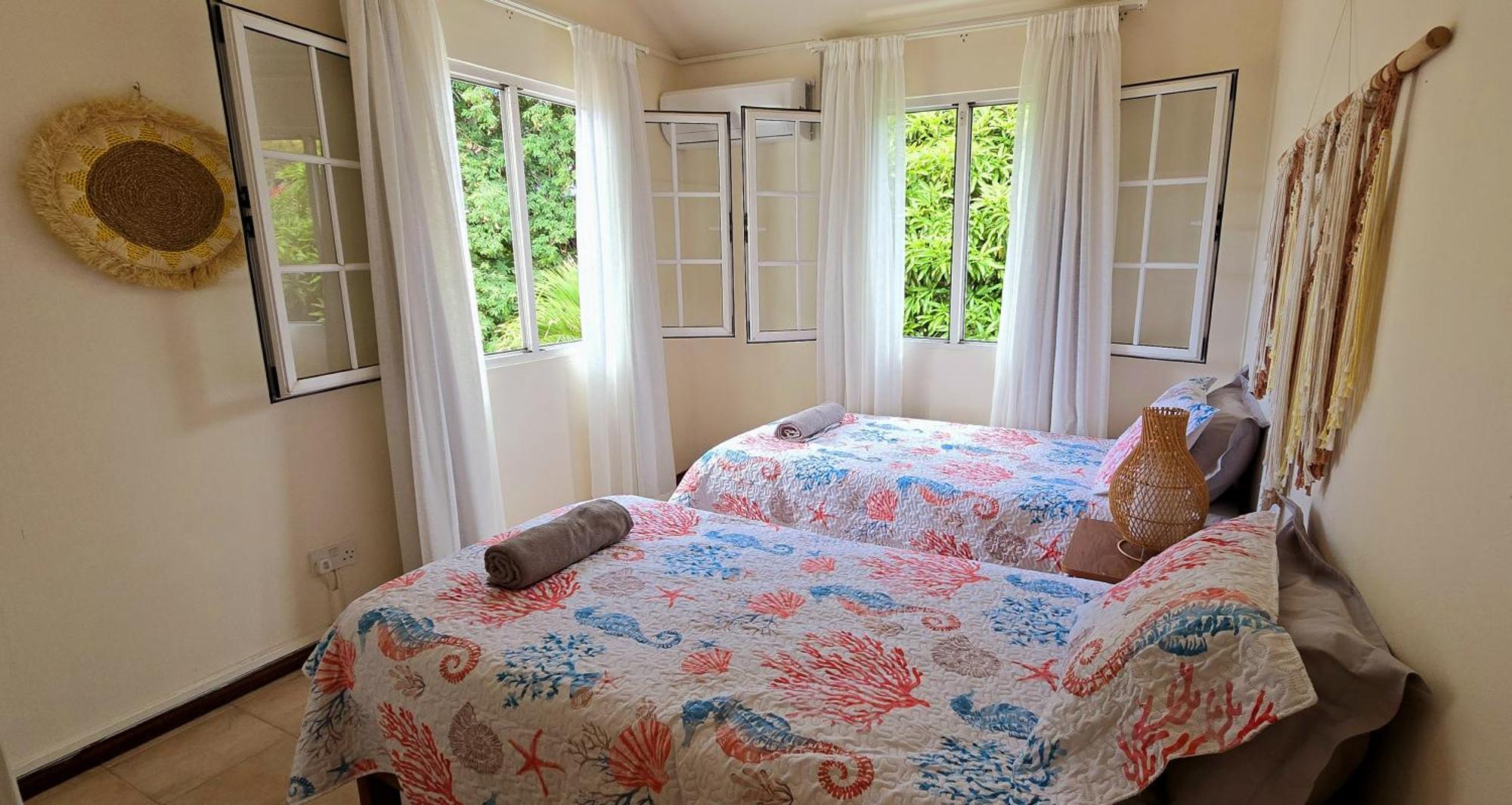 Lakaz Del Sol - Modern And Elegant With Luxurious Garden, Pool And Barbecue Area - Tourism Permit Certified *