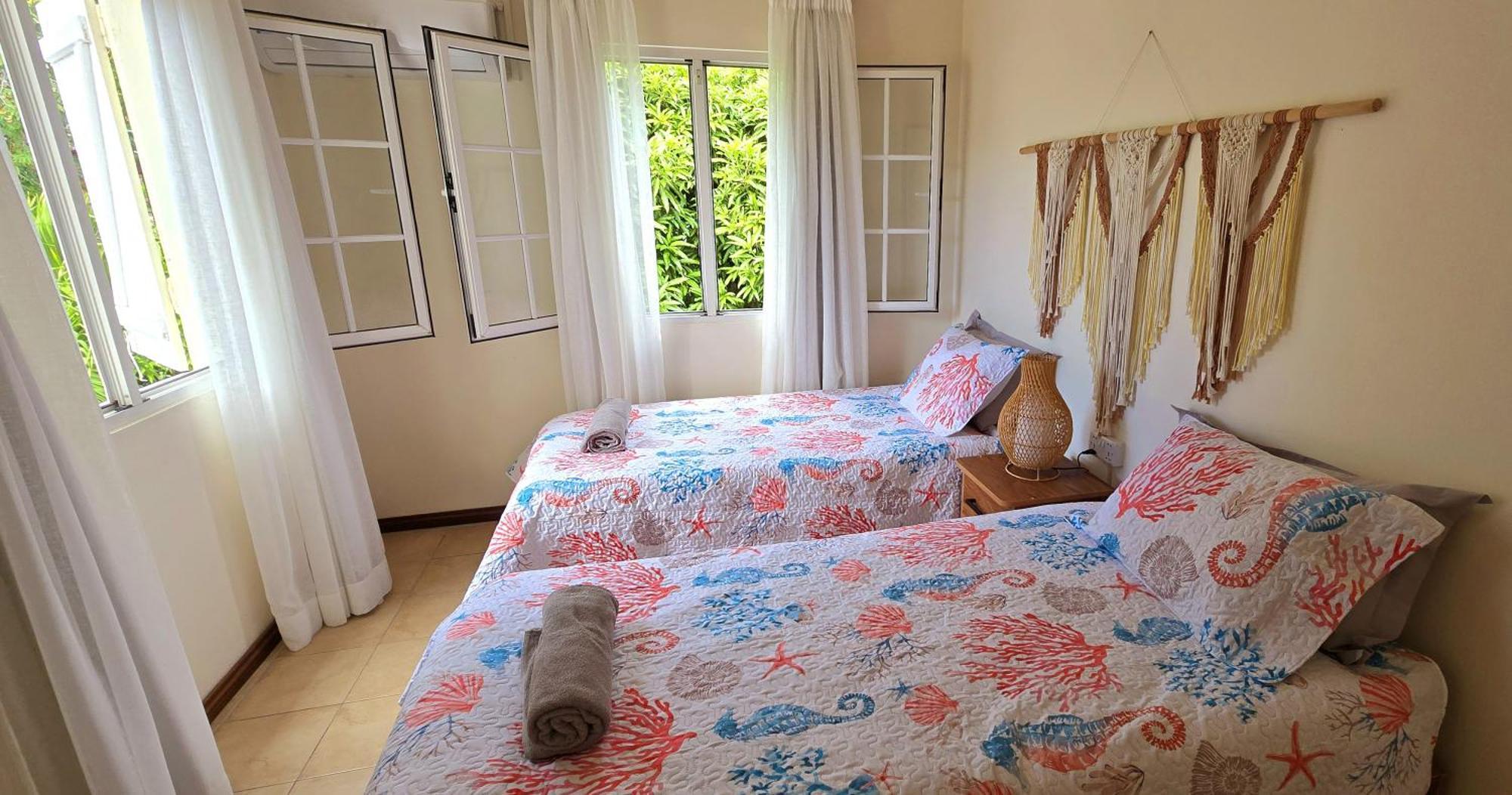 Lakaz Del Sol - Modern And Elegant With Luxurious Garden, Pool And Barbecue Area - Tourism Permit Certified Tamarin